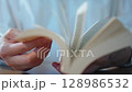 翻書頁 128986532