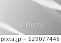 帶有雜訊紋理波的循環動畫白色漸變背景 129077445