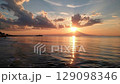 Evening view of Kinko Bay: Sakurajima and the sunset 129098346
