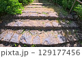古寺の階段を登る 129177456
