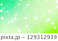 精彩的循環視頻，星星在綠色漸變背景上翩翩起舞 129312939