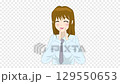 拍手をするアニメ風女の子 129550653