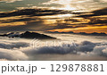 劍山：波浪狀的雲海和夕陽（放大） 129878881