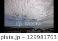海の中の鳥居と月夜の雲の￥流れ（タイムラプス） 129981703