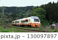 羽越本線 小波渡-羽前水沢/矢引峠を走る下り特急「いなほ」 E653系 新緑 130097897