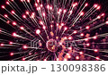【連続する光の饗宴】夜空を駆け抜ける打ち上げ花火 130098386