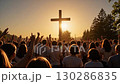 基督徒在十字架前讚美 130286835