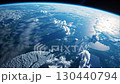 宇宙から見た自転する地球 130440794