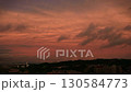 日落後東方的天空變成了紅色 130584773