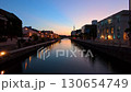 夕日に染まる京橋川 島根県松江市 130654749