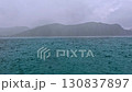 卡凱羅馬島海面上的雨水 130837897