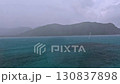 卡凱羅馬島海面上的雨水 130837898