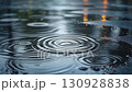 雨が降る水たまりの波紋　フルHD動画 130928838