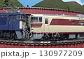 碓氷峠の鉄道模型ジオラマを走るキハ82系特急列車　特急白鳥 130977209