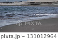 スーパースロー映像：夏の青い海と、打ち寄せる波を手持ち撮影 131012964