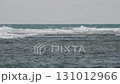 スーパースロー映像：夏の青い海と、打ち寄せる波を手持ち撮影 131012966