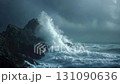 大海波濤洶湧，海浪猛烈地拍打著岩石 131090636