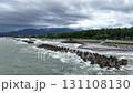 9月になり曇りがちになってきた下新川海岸の離岸堤と波 131108130