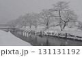 滋賀県　余呉湖の雪景色 131131192