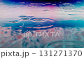 雨滴和水滴在水面上留下美麗的波紋 131271370