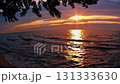 夕陽映照下的日本海岸美景 131333630