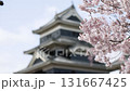 城堡和櫻花 131667425