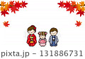 七五三節慶典、手繪插圖、身著和服的兒童和秋葉的循環動畫（白色背景） 131886731