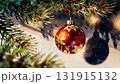 紅色裝飾搖曳，營造出溫馨的聖誕氛圍 131915132