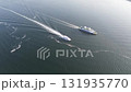 海上行駛的渡輪 海上行駛的渡輪 131935770