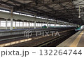 一ノ関駅を発車する新幹線はやぶさ 一ノ関駅を発車する新幹線はやぶさ 132264744