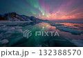 夕陽西下，極光與冰原閃爍，宛如夢幻般的風景 132388570