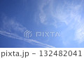 平靜的藍天，一瞬間掠過一道尾跡 132482041