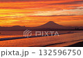 Sunset on Kugenumakaigan and Mt. Fuji 132596750