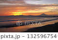 Sunset on Kugenumakaigan and Mt. Fuji 132596754