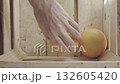 Grapefruit in wooden crate 132605420