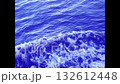 航行中の船から見た青い海と波のしぶき | 爽やかな海面動画 132612448