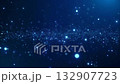 空間を漂う青い光の粒子 132907723