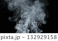 黒い背景に下から吹き上がる煙1 132929158