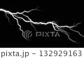 黒背景に走るプラズマ 132929163