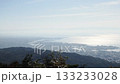 六甲の山の上から神戸市街地と大阪湾の風景 133233028