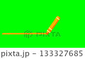 黄色いクレヨンで左から右に線を引く 133327685