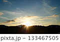 日落時分，美麗而壯麗的自然景色，每一刻都在變化。 133467505