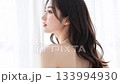 綺麗な女性のビューティーイメージ 133994930
