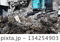 Demolition work using a large-scale splitter: An old reinforced concrete building 134254903