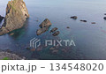 北海道積丹町の島武意海岸を望む断崖と日本海の空撮映像  → 34文字 134548020