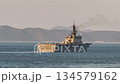 綺麗な瀬戸内海を東航する輸送艦 134579162