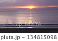 Winter sunset at Enoshima Nishihama 134815098