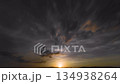 多様な雲がダイナミックに変化した幻想的な夕空・春・超広角・空主体・250510pm・75x 134938264