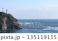 千葉県　勝浦市　青空と海　そして勝浦灯台 135119115