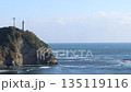 千葉県　勝浦市　青空と海　そして勝浦灯台 135119116